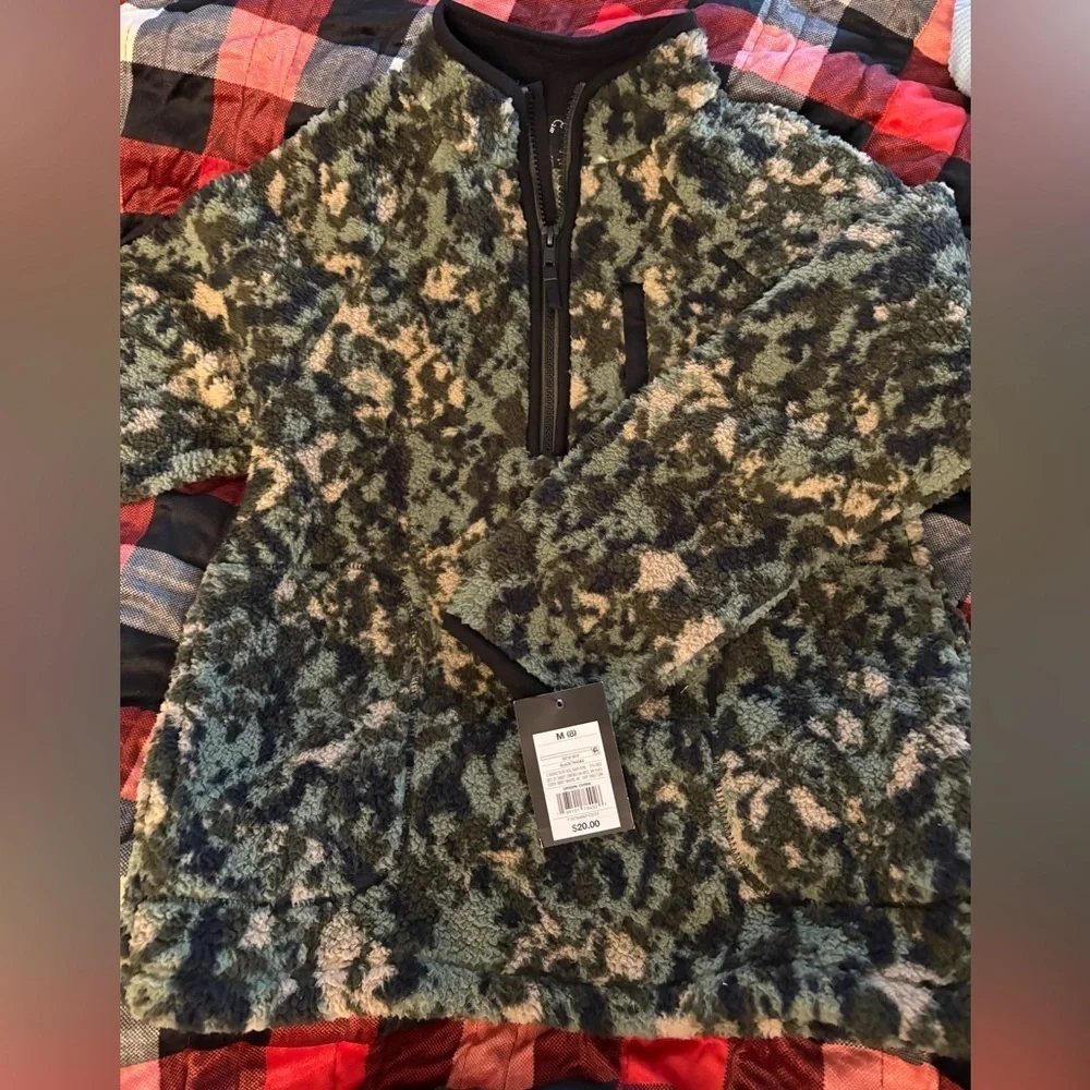 NEW- Camouflage Quarter-Zip Pullover Long sleeve  Soft  Sherpa